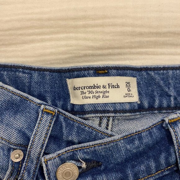 Abercrombie 90's Straight, Ultimate High Rise, Crossover Jeans - Picture 4 of 4